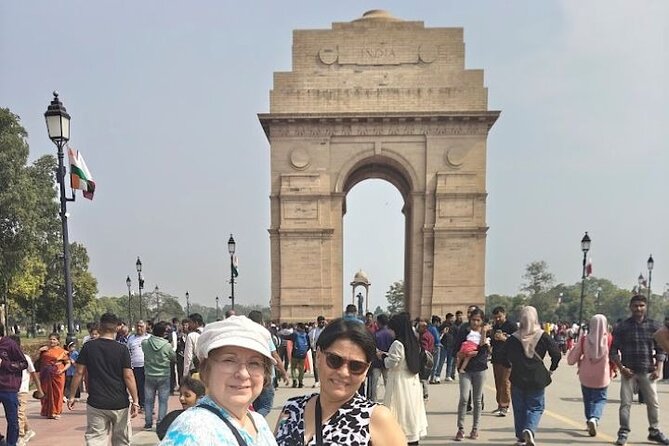 Old & New Delhi Private Tour - Female Guide & Rickshaw - India Gate and New Delhi’s formal side