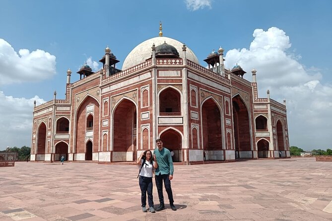 Old & New Delhi Private Tour - Half or Full Day (Rated Excellent) - Gurudwara Bangla Sahib brings a spiritual change of pace