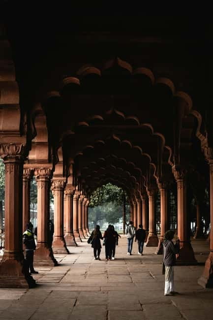 Old & New Delhi Private Tour with Slum Visit - Qutb Minar gives the day its grand opening