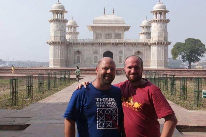 Overnight Agra Tour 2 days - Drivers who make the private format useful