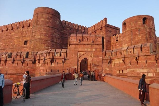 Private 2-Day Tour to The Taj Mahal and Agra from Delhi by Car - Shopping in Agra: useful, but keep your guard up