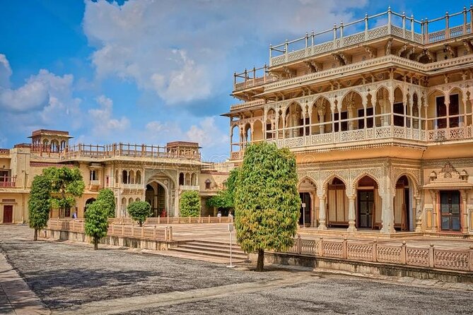 Private 3-Day Golden Triangle Tour: Delhi, Agra & Jaipur by Car - Day one: Delhi from Qutub Minar to Old Delhi