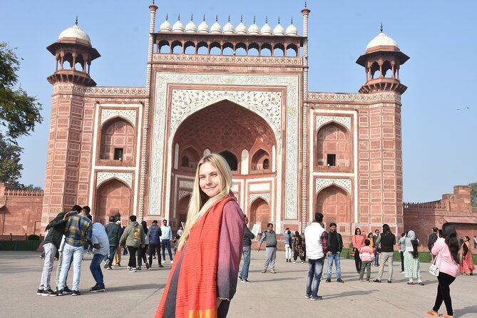 Private 4-Day Golden Triangle Tour with Ranthambore Tiger Safari - Qutub Minar, Lotus Temple, and central Delhi