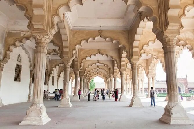 Private Agra Taj Mahal Same Day Tour By Car From Delhi - All Inclusive - What the private car adds to the day