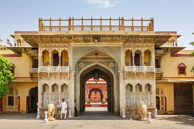 Private Amer Fort and Jaipur City Tour from Delhi By Car - Amber Fort gives the day its grand opening