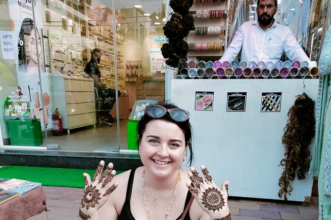 Private Customized Delhi Shopping Tour with Female Consultant - Why a personal shopper helps in Delhi