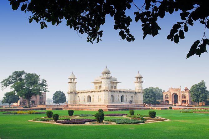 Private Day Trip to Agra includes Taj Mahal and Agra Fort from Delhi - The road from Delhi to Agra
