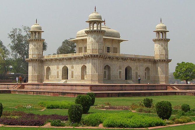Private Day Trip To Agra Sunrise View Taj Mahal with Agra Fort - What the $100 price really covers