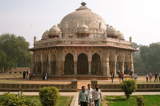Private Delhi Day Tour with Tour Guide - India Gate and Raj Ghat