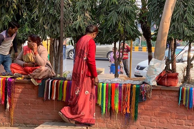 Private Delhi Tour: Lotus Temple, Qutub Minar and Dilli Haat - The return drive: India Gate and central Delhi