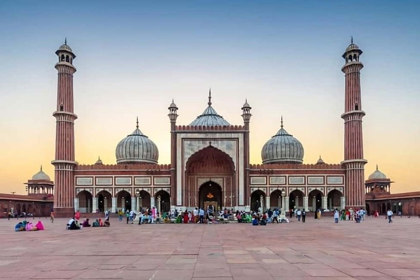 Private Full Day City Tour of Old and New Delhi Tour - Qutub Minar and the final monuments