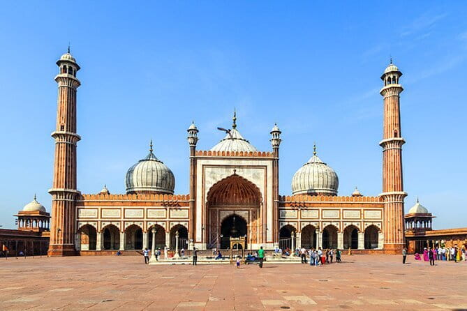 Private Full Day Old and New Delhi City Tour - Why this tour gives you a useful first look at Delhi