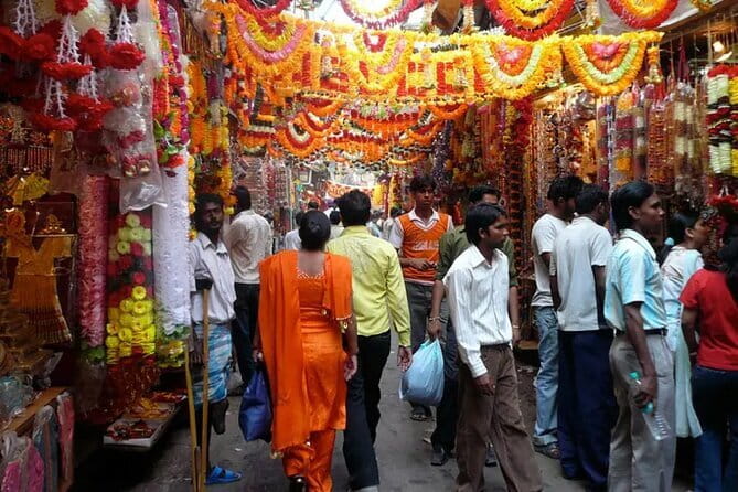 Private Full Day Old and New Delhi City Tour - Jama Masjid begins the Old Delhi morning