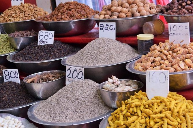Private Full Day Shopping Tour in New Delhi - What this Delhi shopping tour is really like