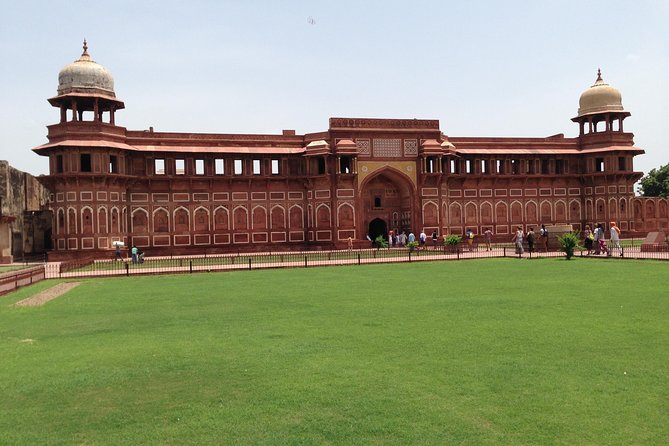 Private Golden Triangle 4 Day Tour from New Delhi - Day 2: The Taj Mahal at first light, then the road to Jaipur