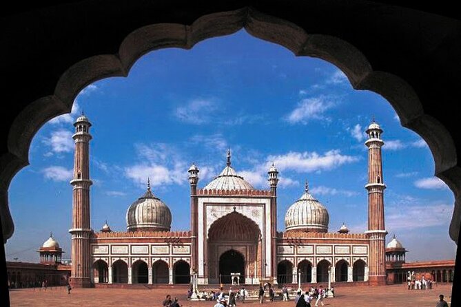 Private Golden Triangle Tour Delhi Agra Jaipur ( Top Rated ) - Day one: Qutub Minar and Delhi’s old and new faces