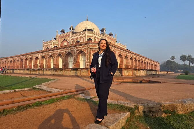 Private Guided Full Day Tour Of Old And New Delhi - Gurudwara Bangla Sahib and Sikh tradition