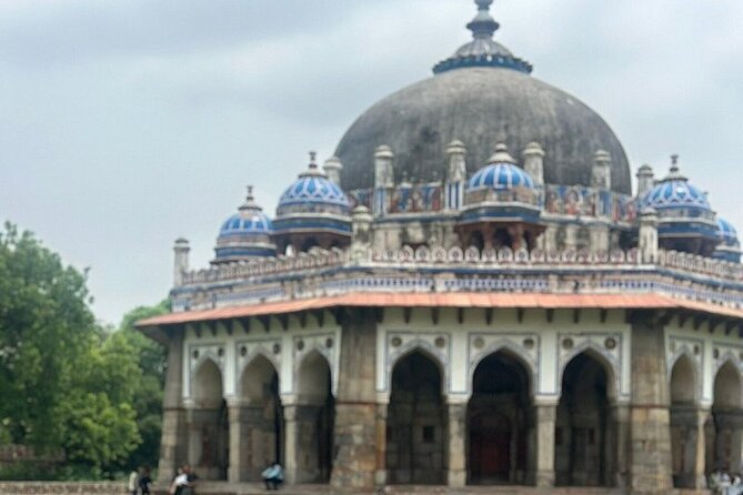 Private Half Day Delhi City Tour With Entrance Fees - What the private car adds to the experience