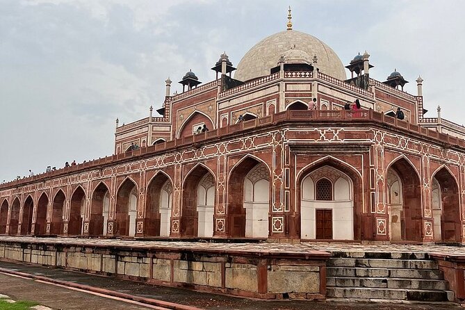 Private Half Day Delhi City Tour With Entrance Fees - The guide can shape the quality of the day