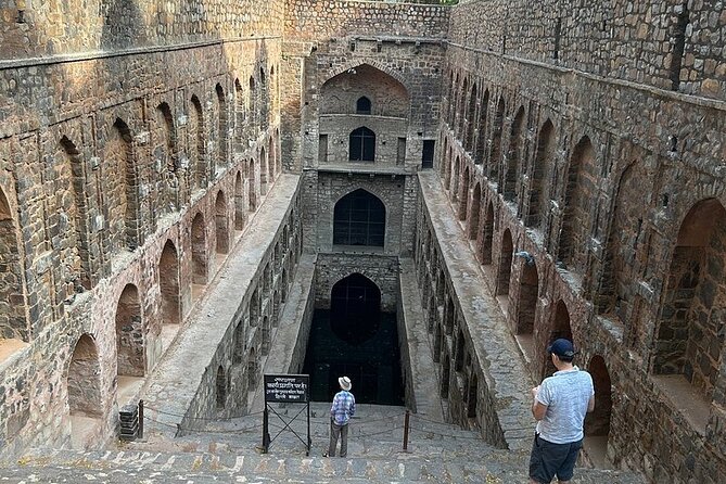 Private Half-Day Delhi City Tour With Entrance Fees - India Gate and the grand New Delhi axis