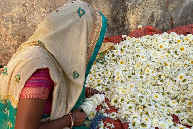 Private Half-Day Delhi Flower Market Tour - Ghazipur at First Light