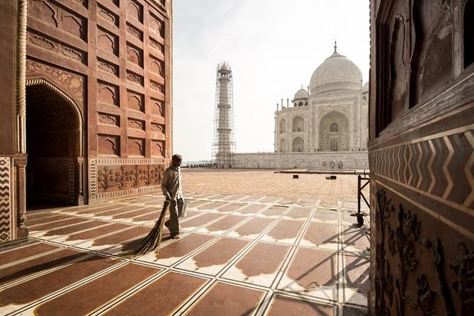 Private Luxury Delhi, Agra, Jaipur & Varanasi from Delhi - 5 Nights 6 Days Tour - Jaipur’s royal center and the Palace of Winds