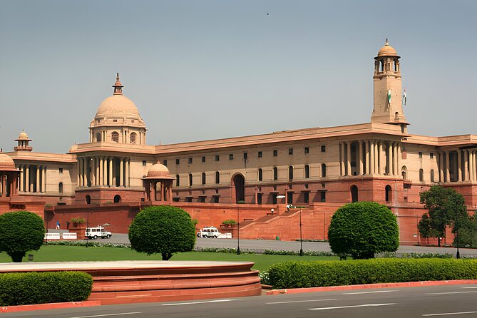 Private Luxury Full Day New and Old Delhi City Tour - Chandni Chowk and the useful chaos of Old Delhi