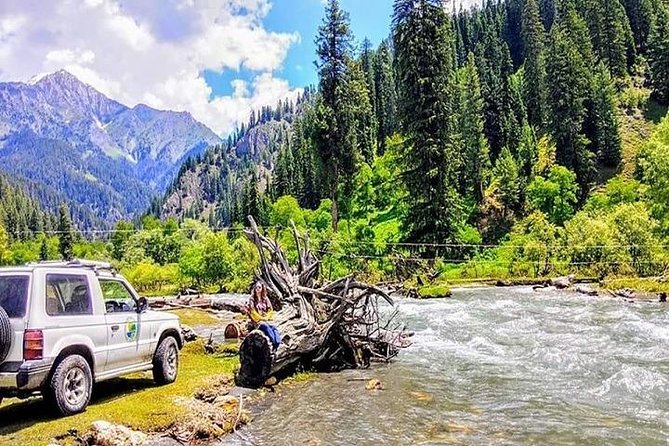PRIVATE LUXURY KASHMIR TOUR 7 Nights 8 Days - Day 1: A simple arrival in Srinagar