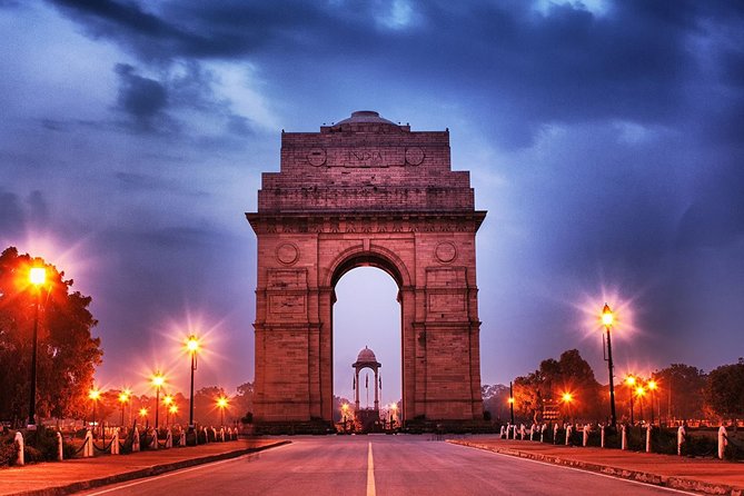 Private Night View of Delhi Tour 4 Hours - India Gate and the ceremonial center