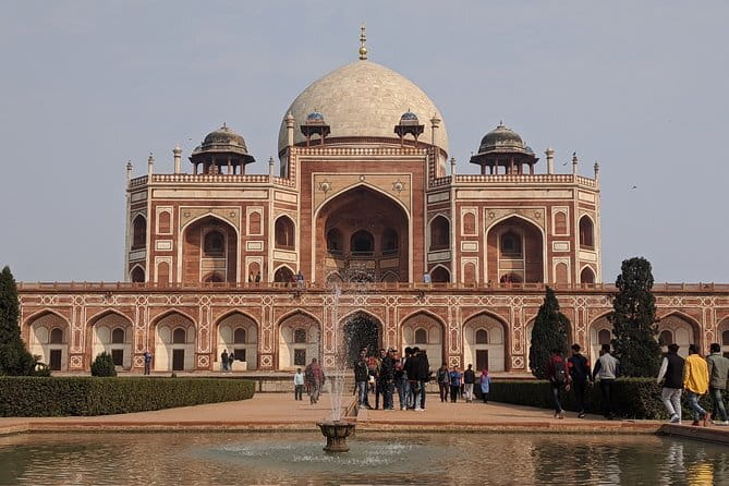 Private Old and New Delhi Full-Day Guided Tour - Khari Baoli and the Working Side of Old Delhi