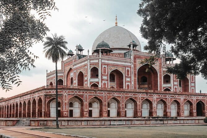 Private Old and New Delhi Full-Day Guided Tour - India Gate and New Delhi’s Formal Center