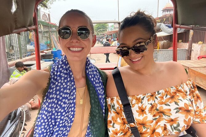 Private: Old and New Delhi Tour in a Day - Bangla Sahib offers a quiet change of pace
