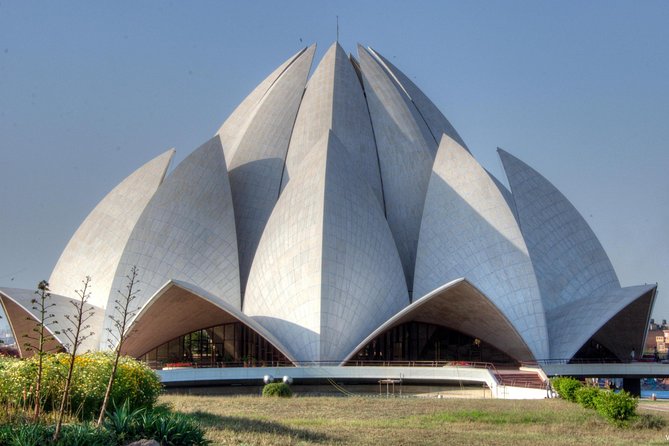 Private Old and New Delhi Tour With Lunch - Jama Masjid and the Mughal beginning