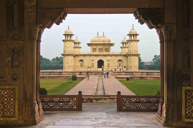 Private One Day Trip to Agra from Delhi by Superfast Train - Agra Fort and the Mughal capital