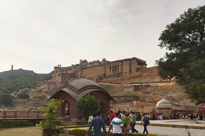 Private Same Day Jaipur Tour from Delhi by Car - Jantar Mantar adds science to the palace route