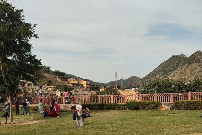 Private Same Day Jaipur Tour from Delhi by Car - A private car makes the Delhi to Jaipur run easier
