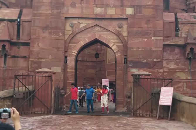 Private Same Day Taj Mahal Tour From Delhi - What the guide adds to the day