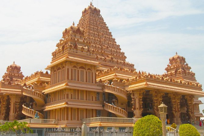Private Spiritual Tour: Akshardham Temple, Lotus Temple & ISKCON in South Delhi - Hotel pickup and the private car