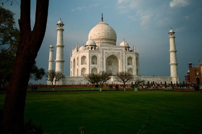 Private Sunrise Taj Mahal & Agra Tour from Delhi by Luxury Car - Breakfast after the monument visit