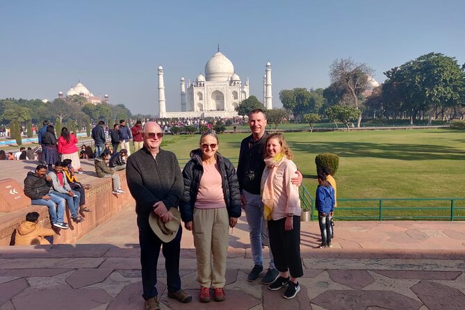 Private Sunrise Taj Mahal Tour from Delhi By Car -All inclusive - Agra Fort and the Mughal court