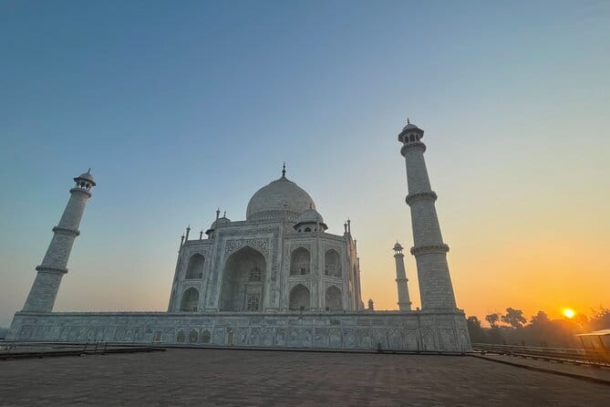 Private Sunrise Taj Mahal Tour – " Round Trip from Delhi by Car " - A private ride from Delhi, Gurgaon, or Noida