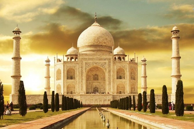 Private Sunrise tour of Taj Mahal and Agra fort - Seeing the Taj Mahal before the crowds