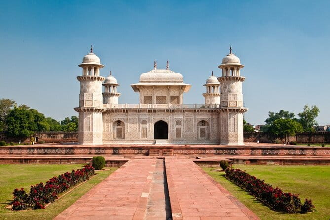 Private Taj Mahal, Agra Fort & Baby Taj Tour from Delhi by Car - What a private car changes