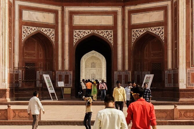 Private Taj Mahal & Agra Fort Guided Tour from Delhi - What the service reports suggest