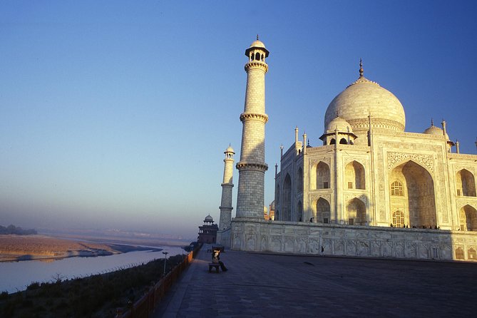Private Taj Mahal and Agra Tour from Gurugram(Gurgaon) by Car - Lunch in Agra and what the option means