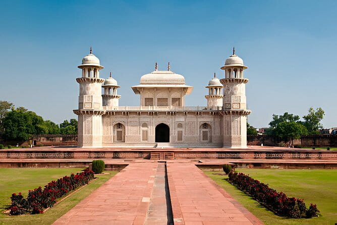 Private Taj Mahal Sunrise Tour and Agra Sightseeing from Delhi - The Taj Mahal at first light