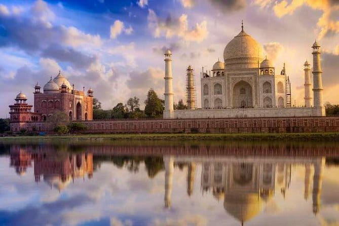 Private Taj Mahal Sunrise Tour and Agra Sightseeing from Delhi - Breakfast at the DoubleTree by Hilton Hotel Agra