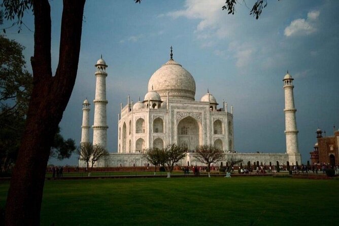 Private Taj Mahal Tour by Gatimaan Express Train - Lunch and the Agra food break