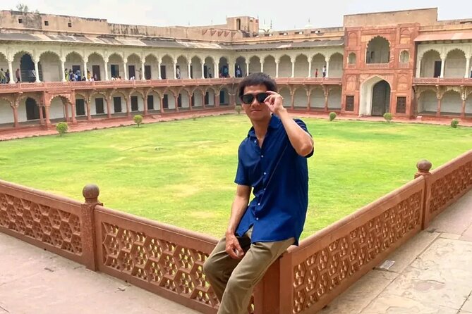 Private Taj Mahal Tour from Delhi - A restaurant stop with food paid separately
