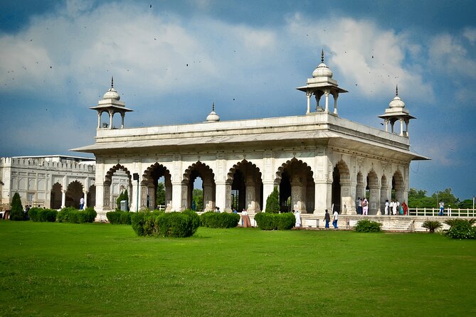 Private Taj Mahal Tour from Delhi by Car - Walking through Agra Fort’s imperial rooms